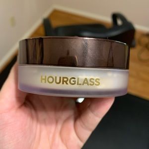Hourglass Veil Translucent Setting Powder!!